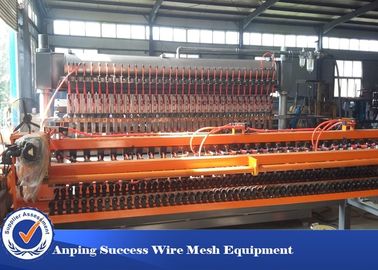 China Customized Wire Mesh Making Machine With PLC Digital Programming System supplier